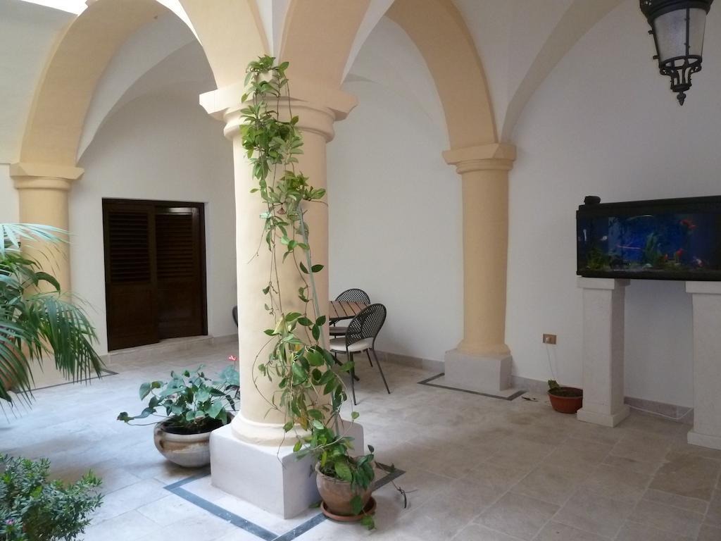 Palazzo Franza Musaro Удженто Екстер'єр фото